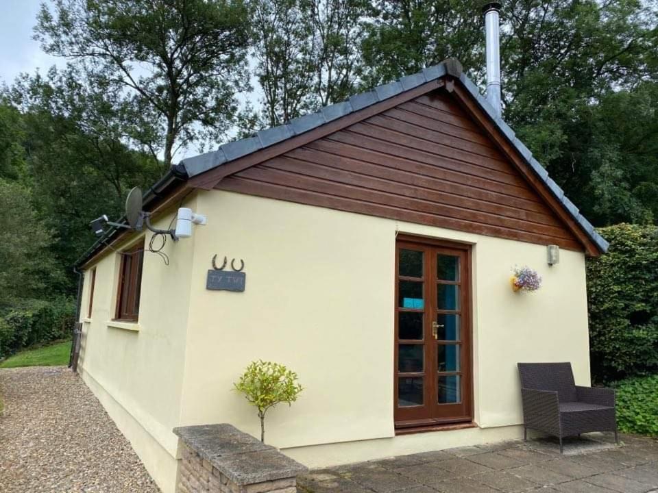 Ty Twt - Complete Holiday Home Llandysul Exterior photo